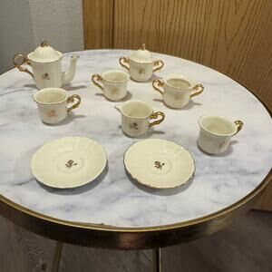 Lennox miniature tea set - missing one lid !